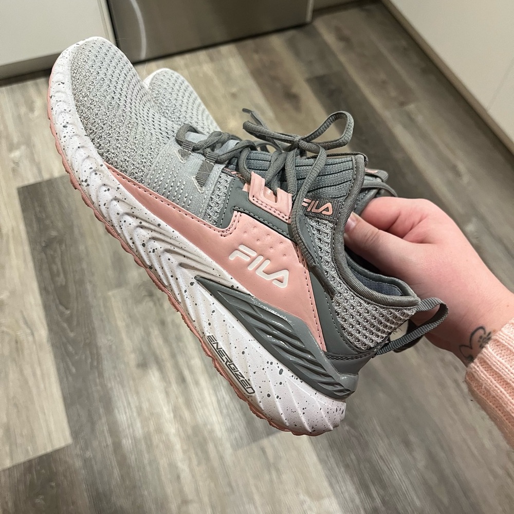 Fila Women's Gray and Pink Running Shoes